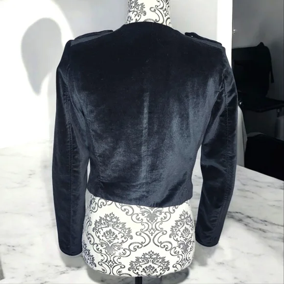 H&M Black Velvet Cropped Jacket- 6 - Picture 2 of 5